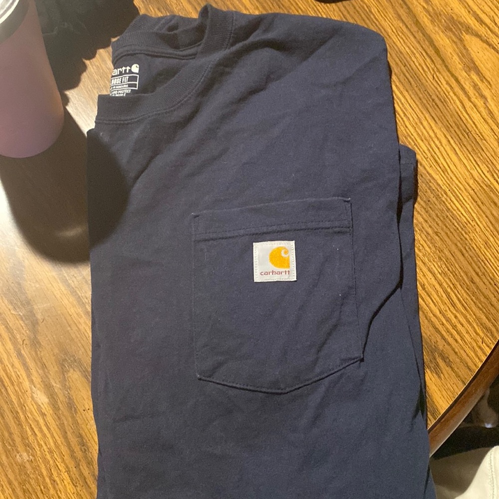 Men’s loose fit carhatt shirt